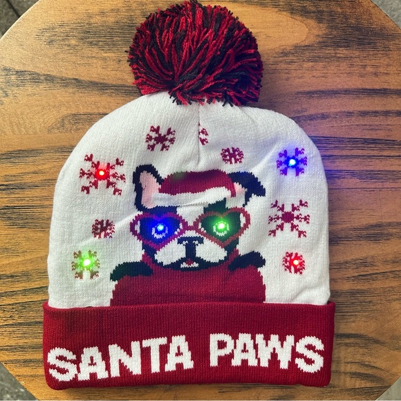 New LED Christmas Beanie With Pom Pom And 3 Flashing Modes - Picture 3 of 5